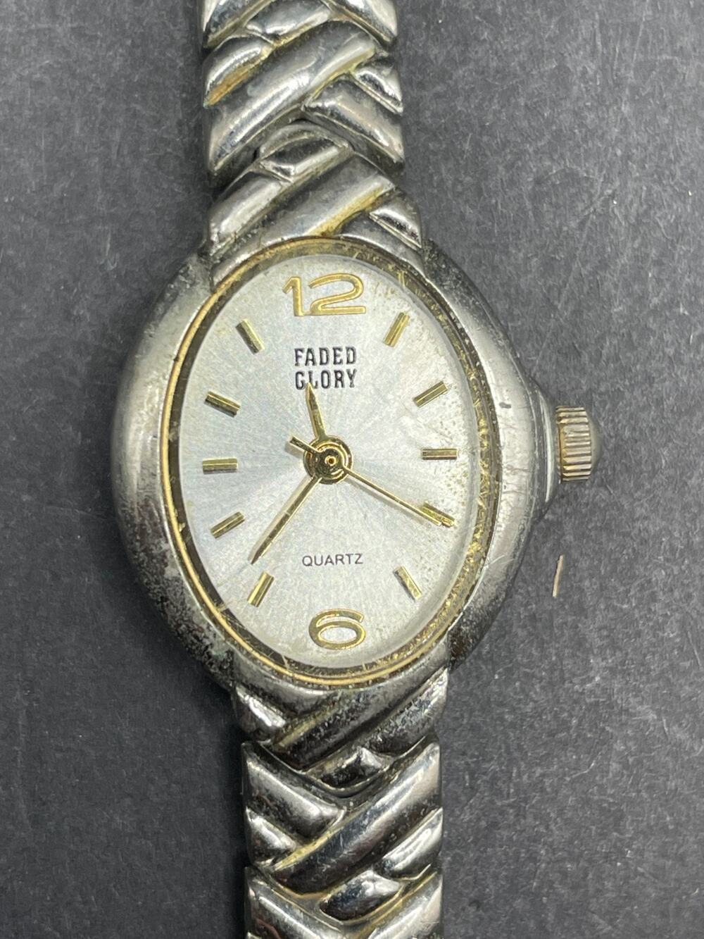 Faded Glory #FG092 Women's Quartz Watch Silver Gold Tone Link Band 19.7mm 6 3/4"